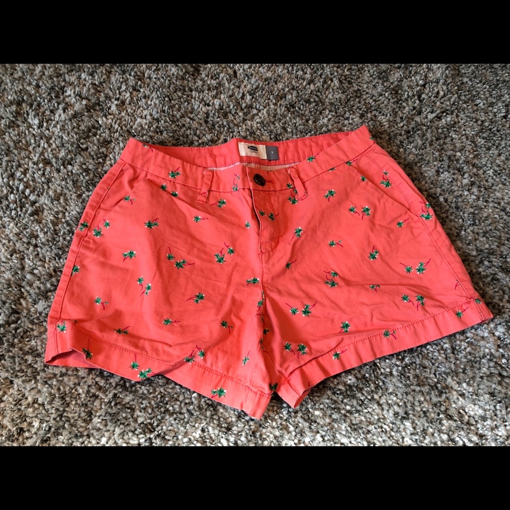 B2G1 Coral Palm Tree Print Shorts